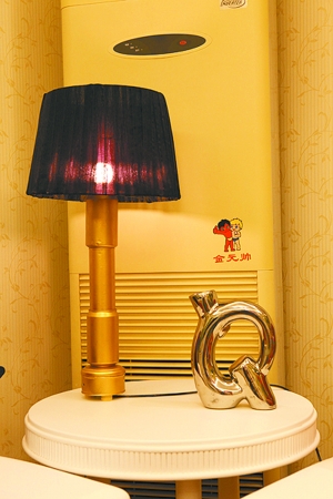 易拉罐變身(shēn)小(xiǎo)台燈